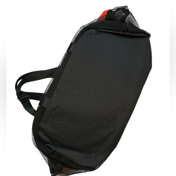 Pet Carrier Bag - Portable Mesh Travel tote bag - Picture 3 of 3